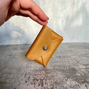 Daisy Coin Purse - Honeycomb